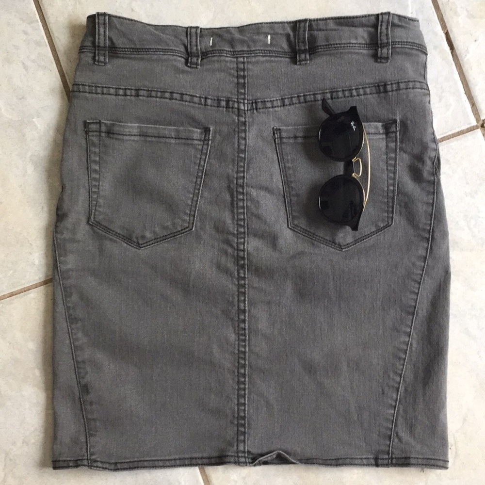 life in progress medium grey comfy jean skirt 🖤 - Picture 4 of 7